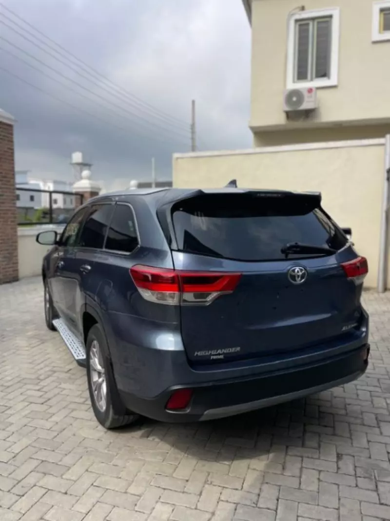 Toyota Highlander   - 2009