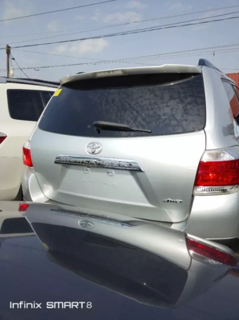 Toyota Highlander   - 2013