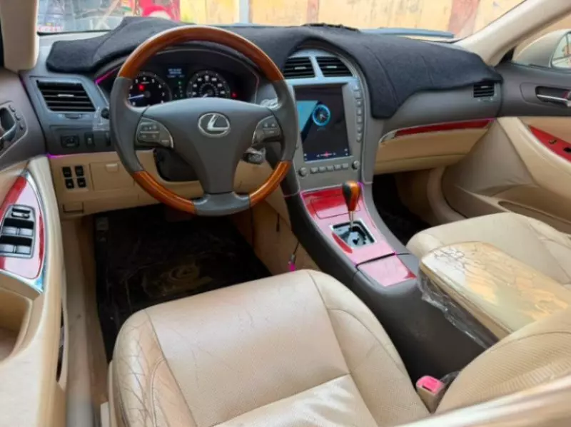 Lexus ES   - 2012