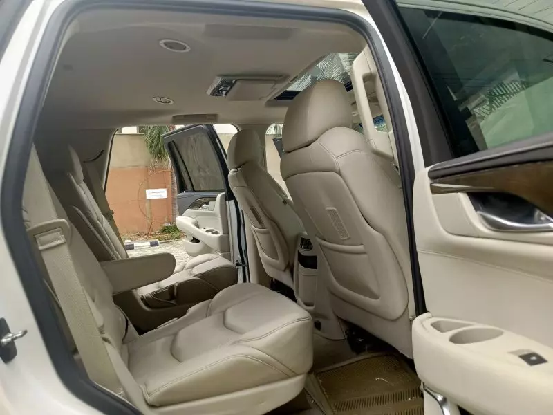 Cadillac Escalade   - 2018