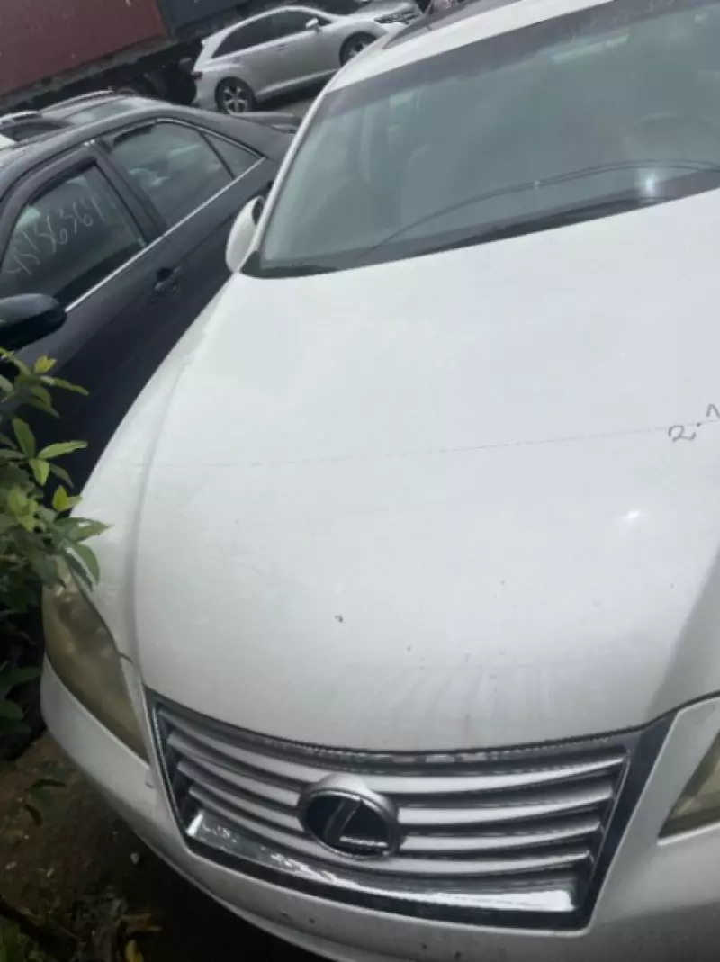 Lexus ES   - 2012