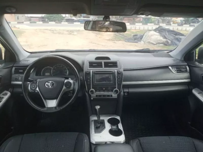 Toyota Camry   - 2014