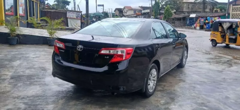 Toyota Camry   - 2013