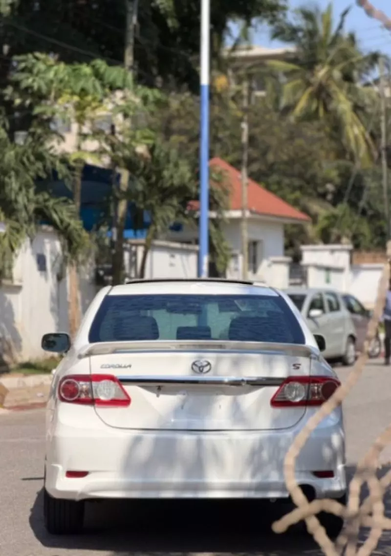 Toyota Corolla   - 2012