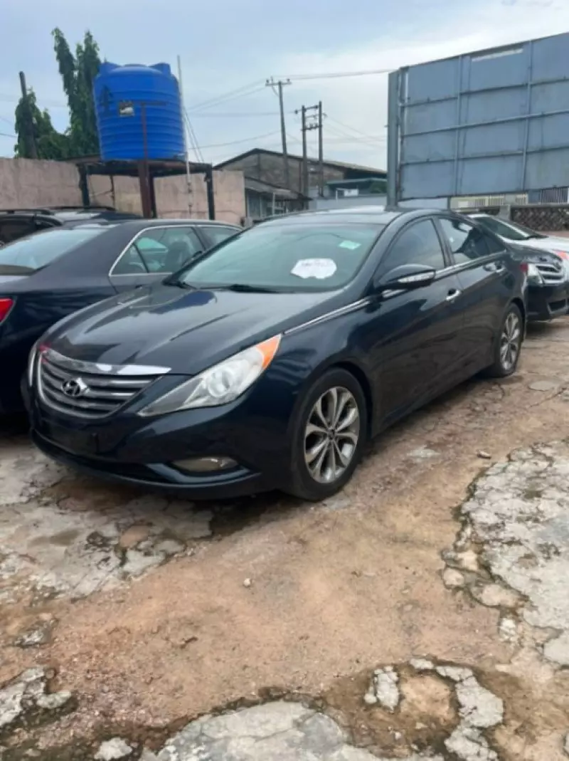 Hyundai Sonata   - 2014
