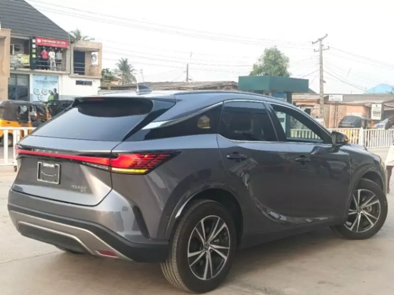 Lexus RX   - 2023