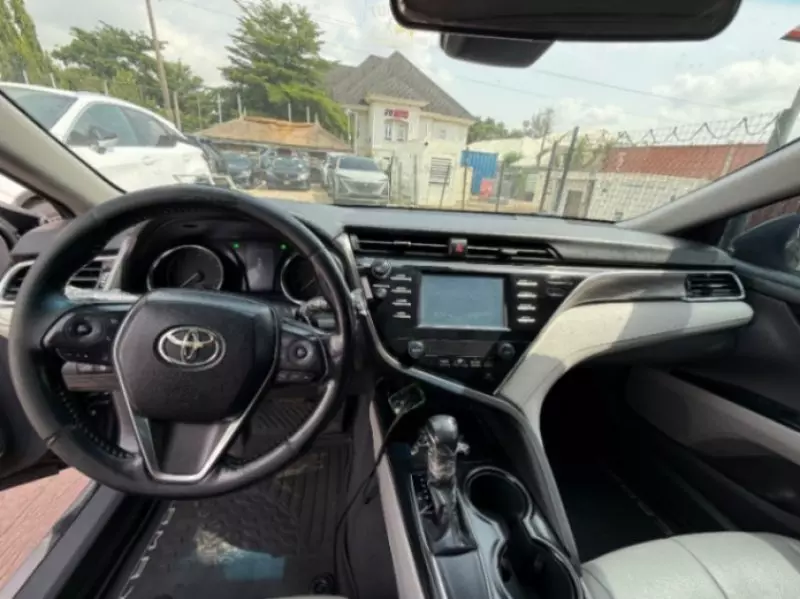 Toyota Camry   - 2018