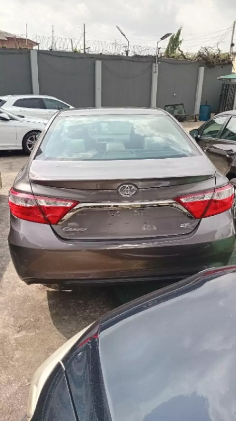 Toyota Camry - 2016