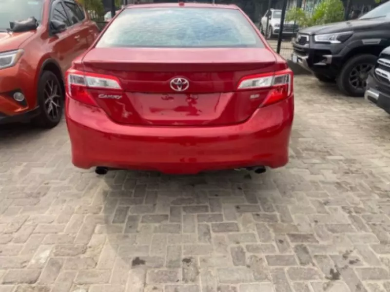 Toyota Camry - 2012