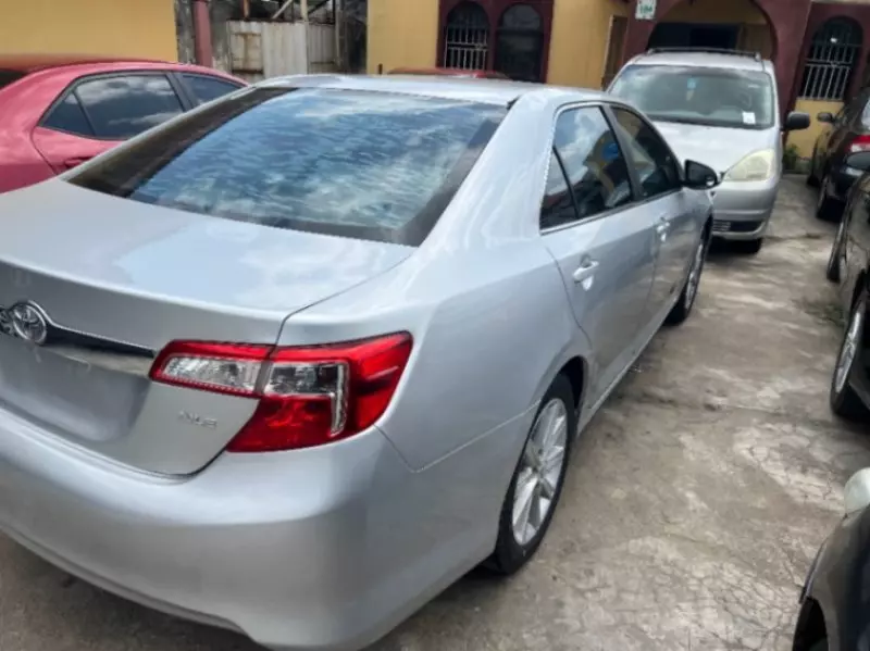 Toyota Camry   - 2012
