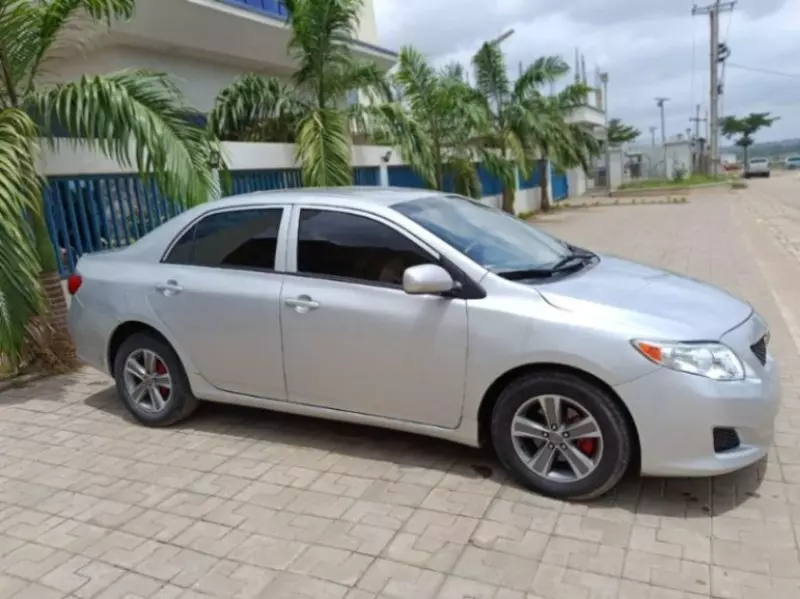 TOYOTA Corolla - 2009