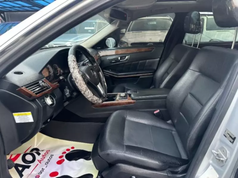 Mercedes-Benz E350   - 2010
