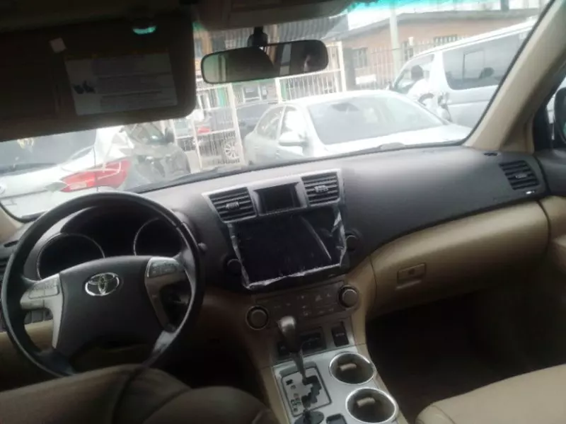 TOYOTA Highlander   - 2010