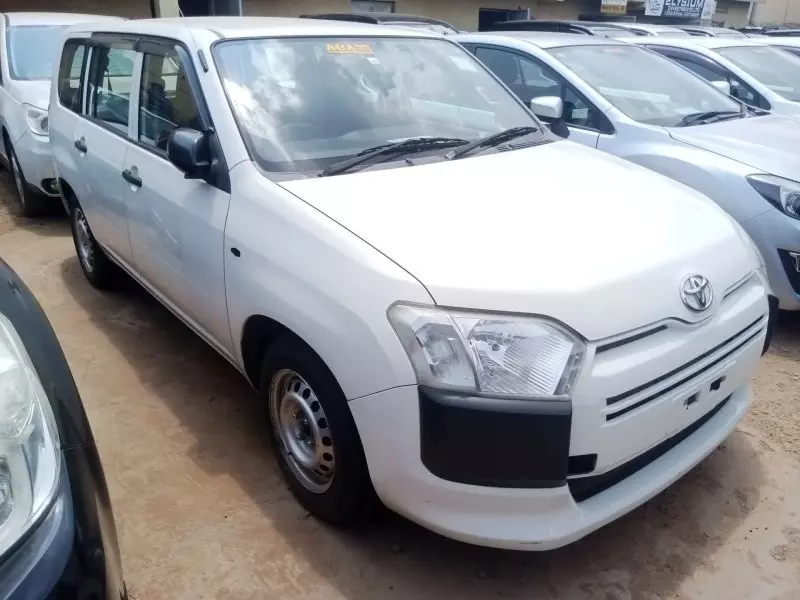 Toyota Succeed    - 2016