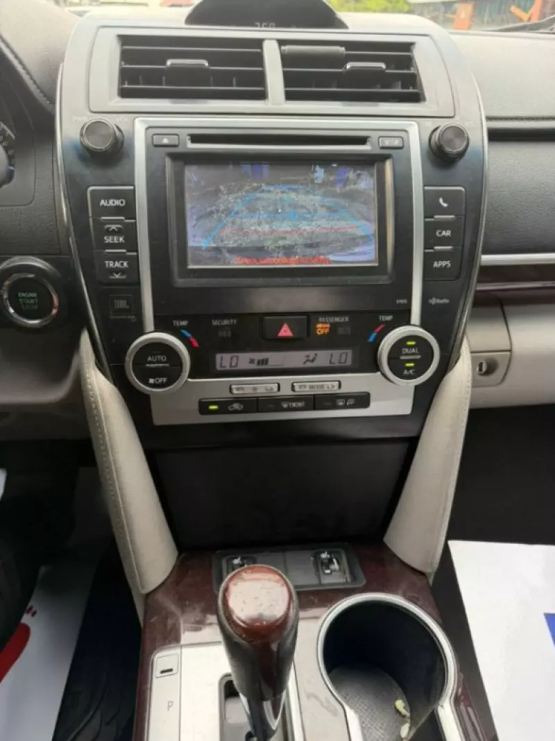 Toyota Camry   - 2012