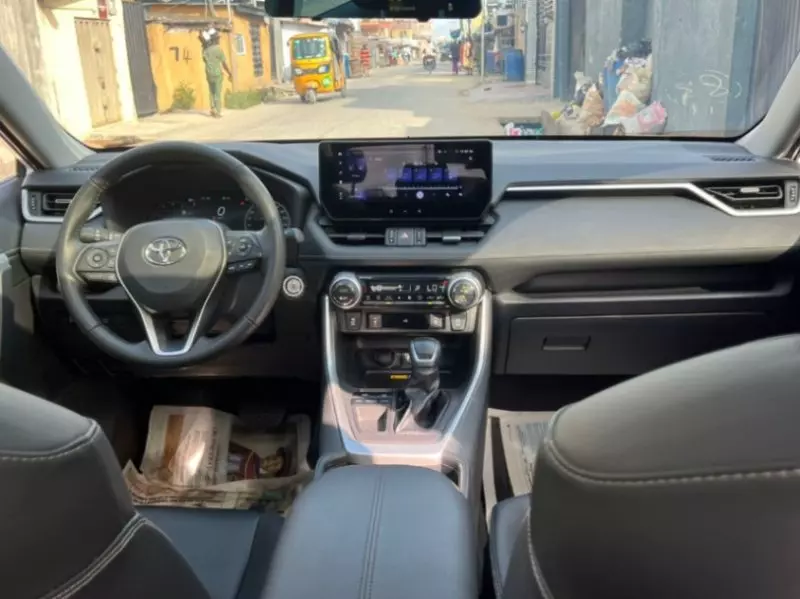 Toyota RAV4 - 2024