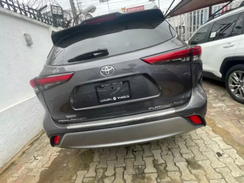 TOYOTA Highlander   - 2021