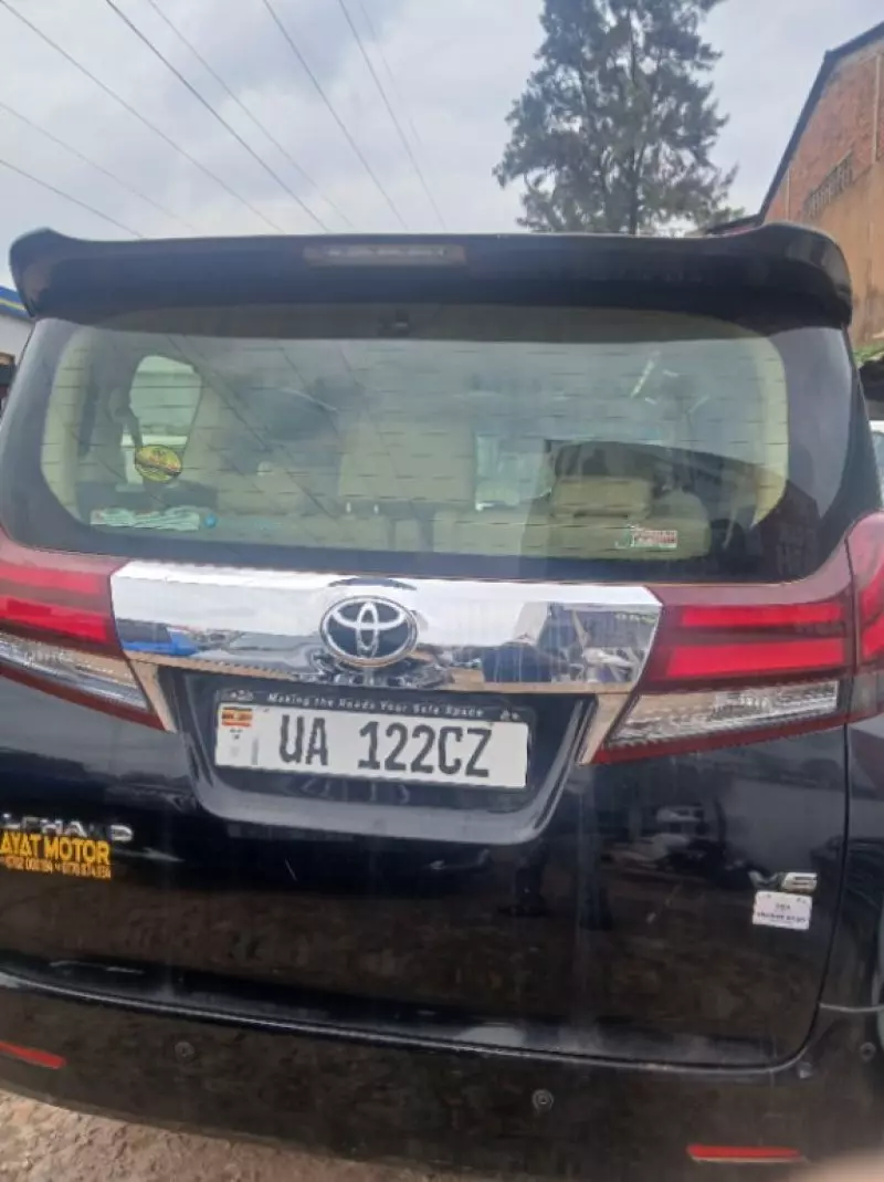 Toyota Alphard   - 2012