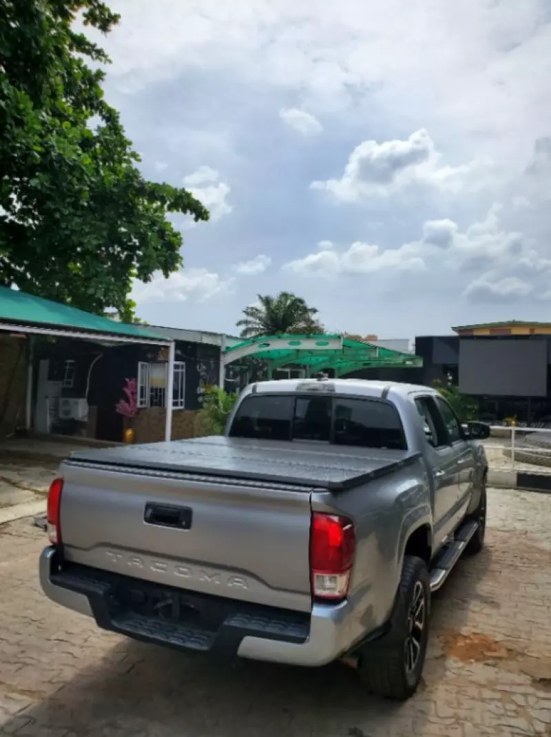 Toyota Tacoma   - 2018