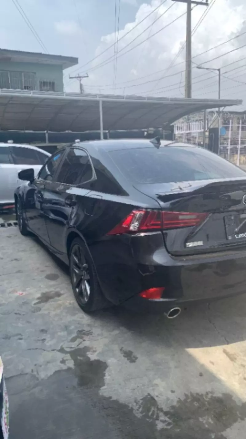 Lexus IS 250   - 2015