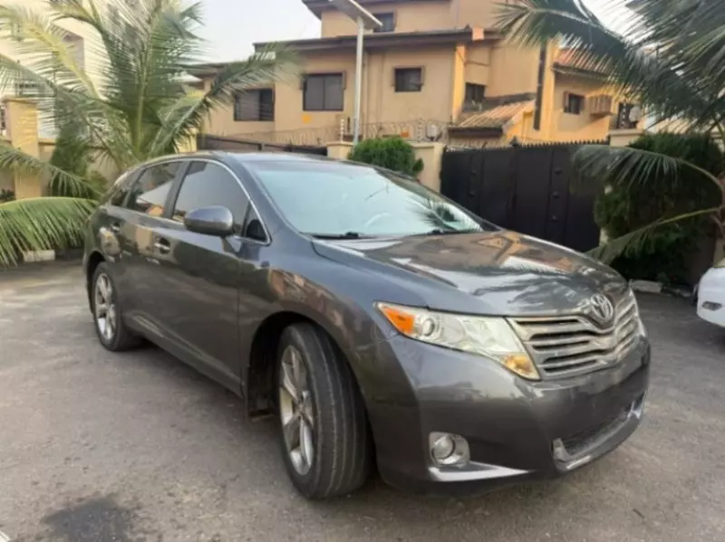 Toyota Venza   - 2011