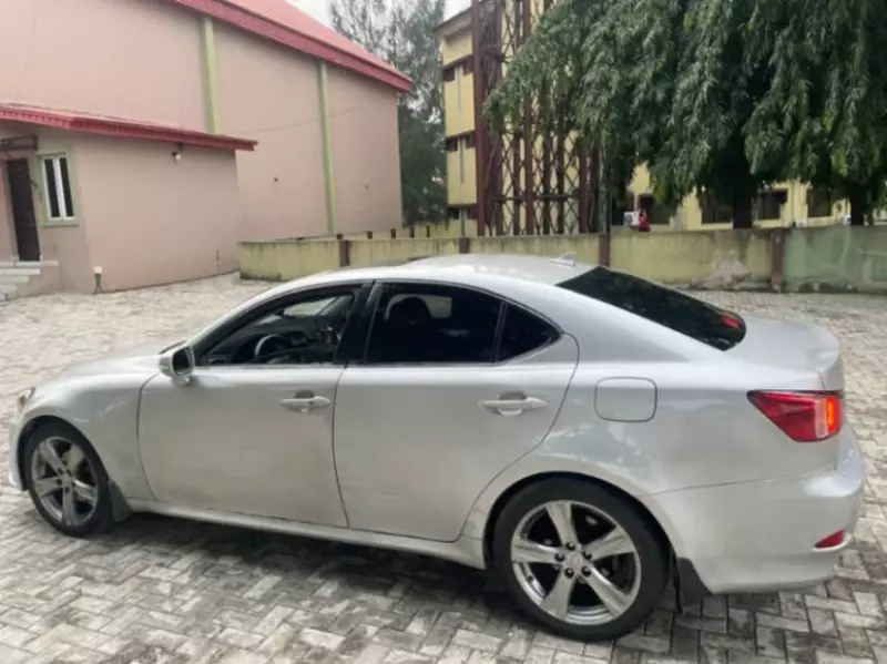 Lexus IS 250   - 2012