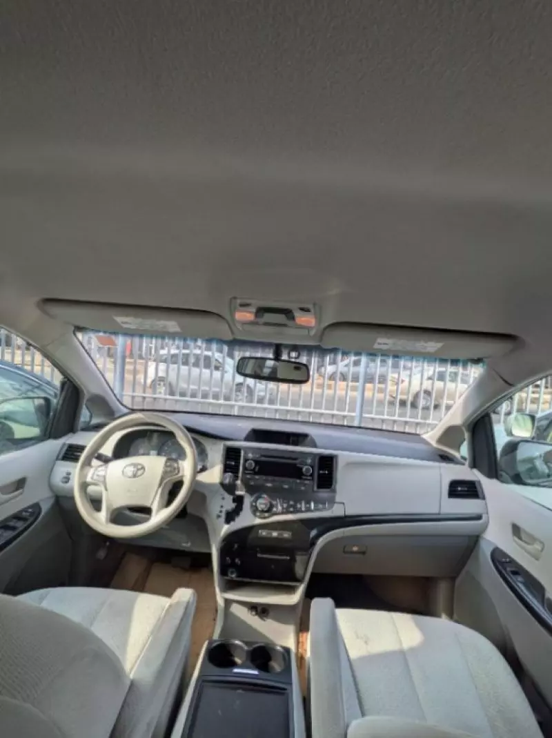 Toyota Sienna   - 2014
