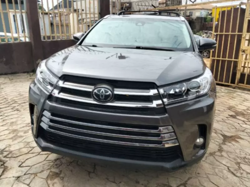 TOYOTA Highlander   - 2019