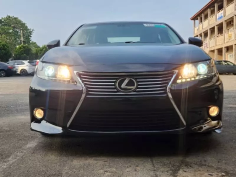 Lexus ES   - 2013