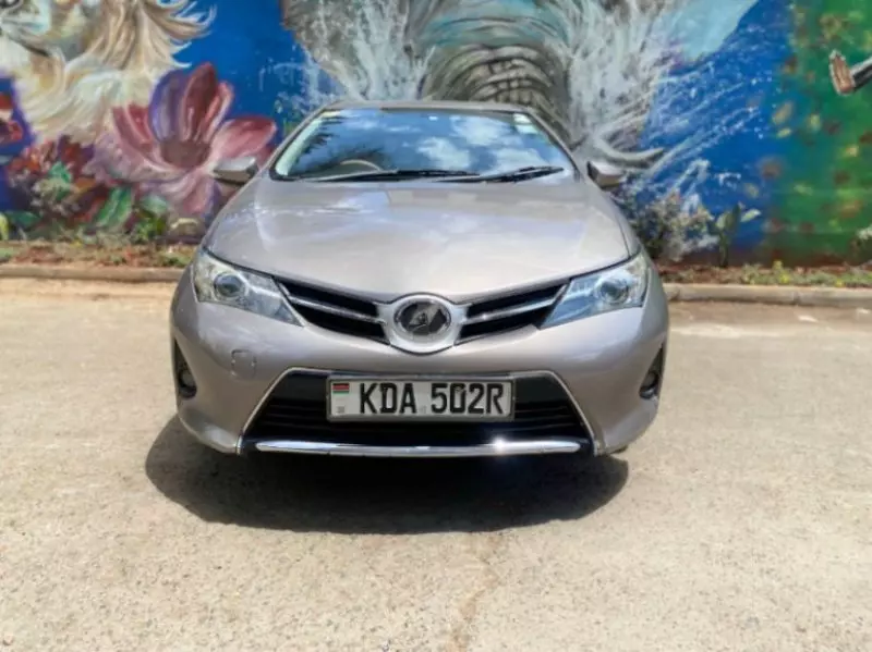 TOYOTA Auris   - 2014