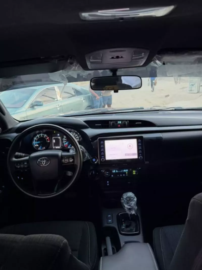 TOYOTA Hilux   - 2021