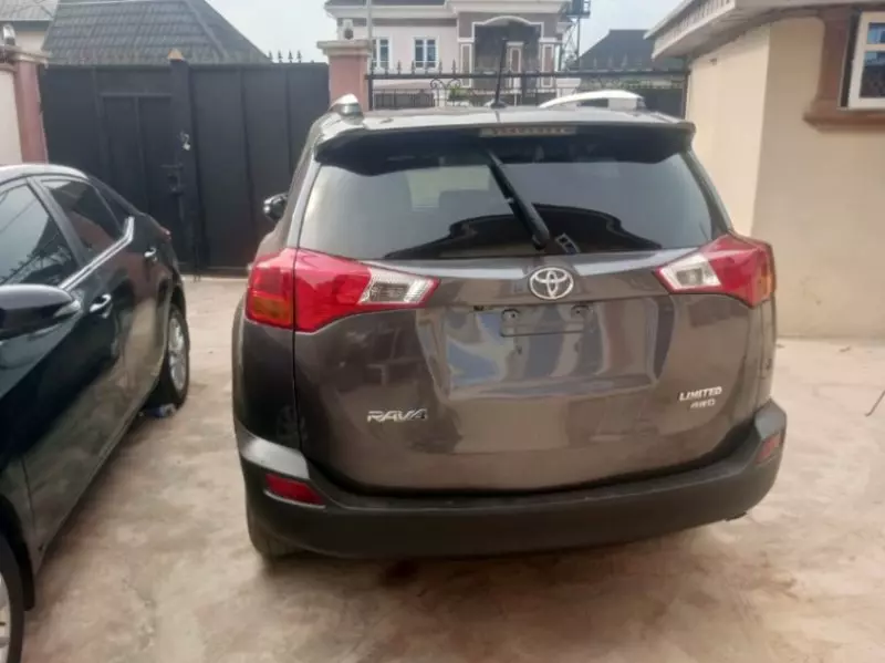 Toyota RAV4   - 2015