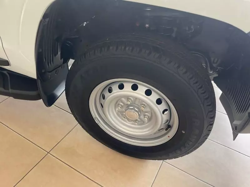 Mitsubishi L200   - 2025