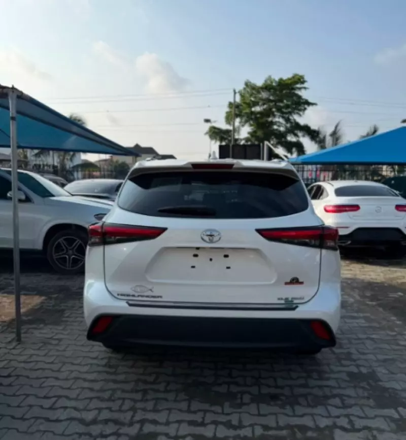 TOYOTA Highlander   - 2021