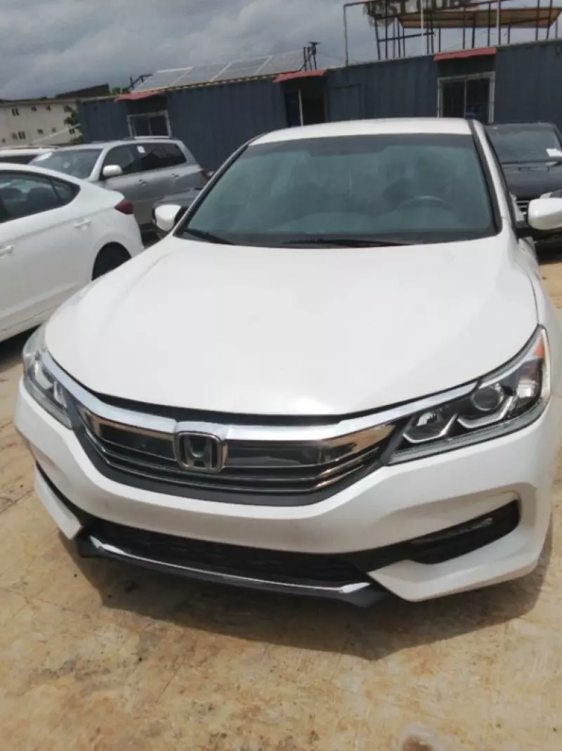 Honda Accord   - 2016