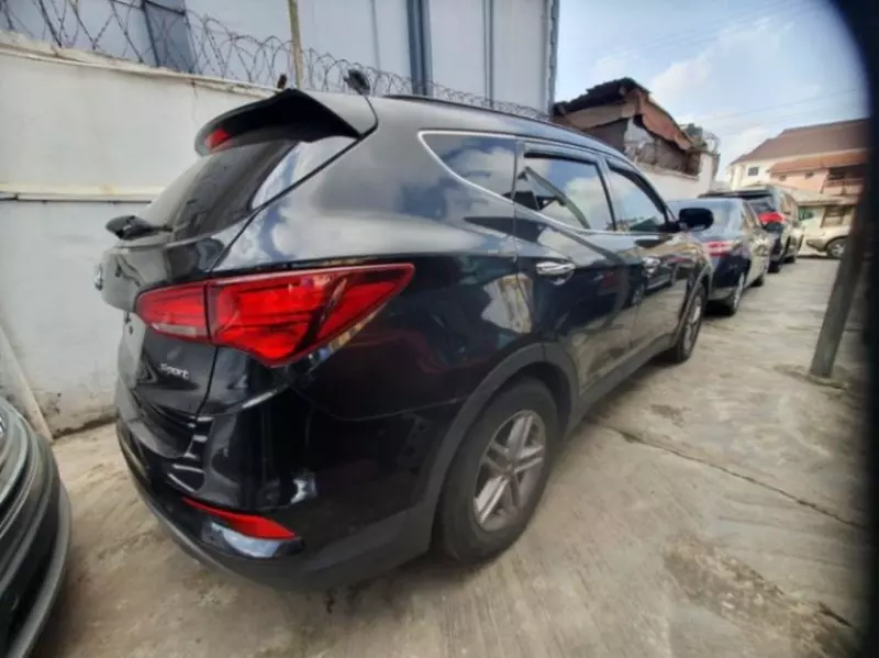 Hyundai Santa Fe - 2017