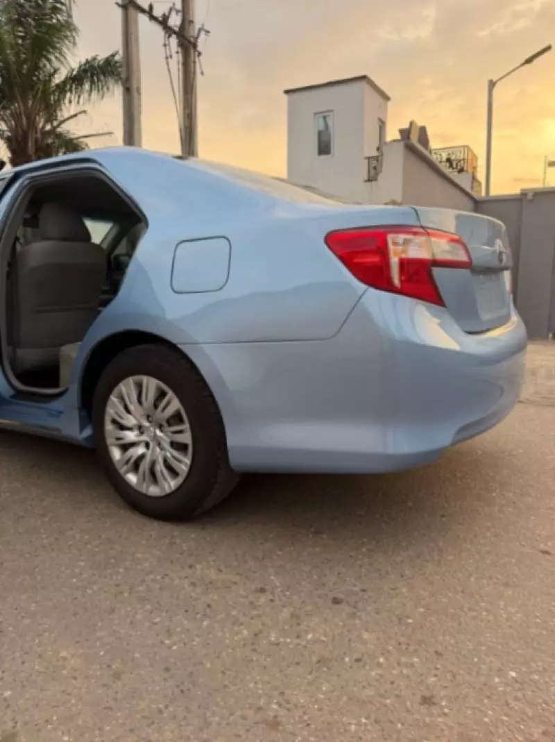 TOYOTA Camry   - 2012