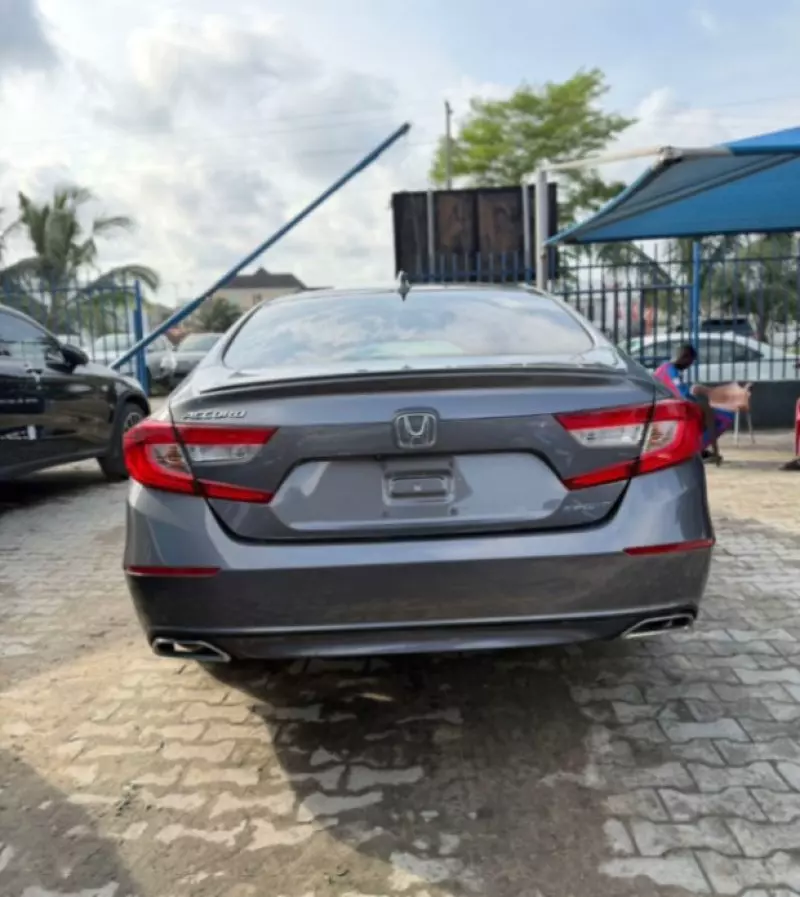 Honda Accord   - 2018