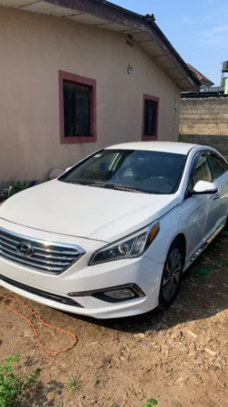Hyundai Sonata   - 2015