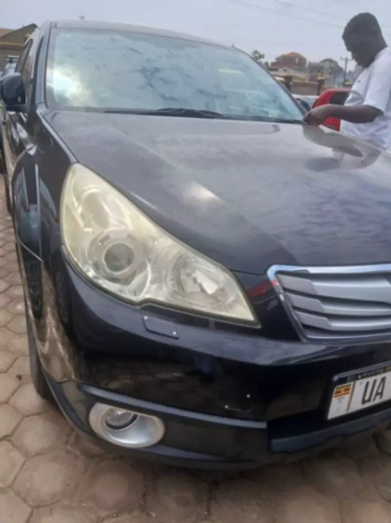 Subaru Outback   - 2011