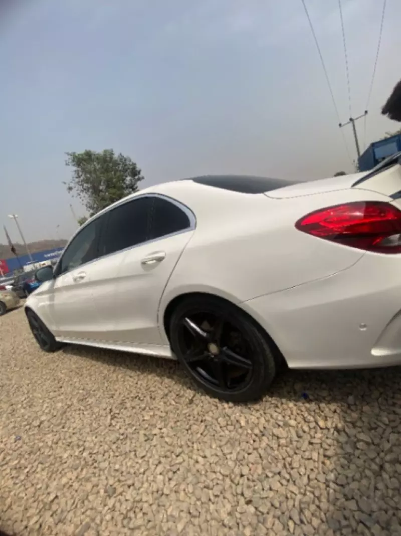 Mercedes-Benz C-Class - 2016
