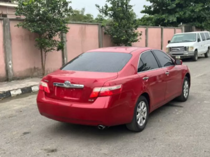 Toyota Camry   - 2009
