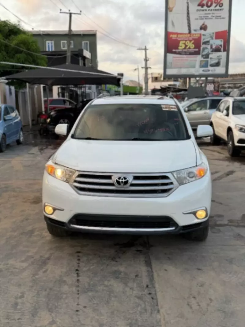 Toyota Highlander   - 2012