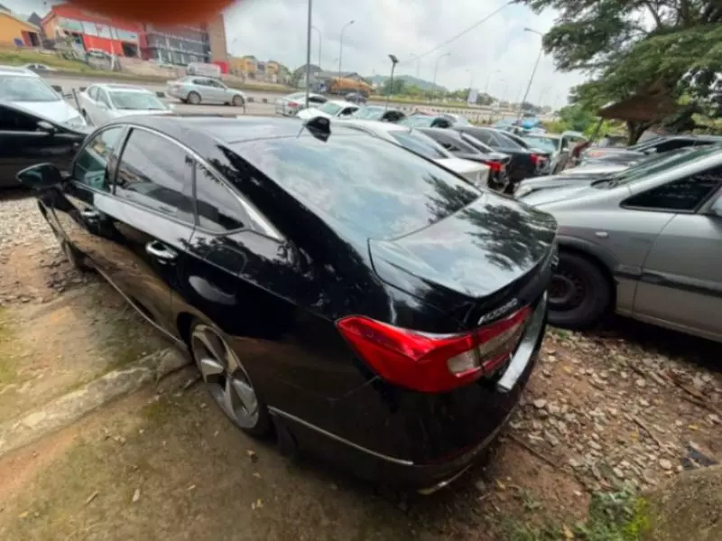 Honda Accord   - 2018