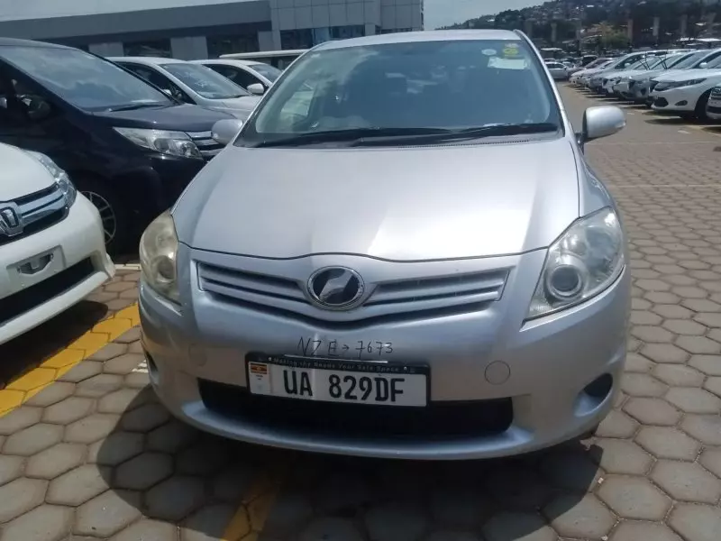 Toyota Auris   - 2011