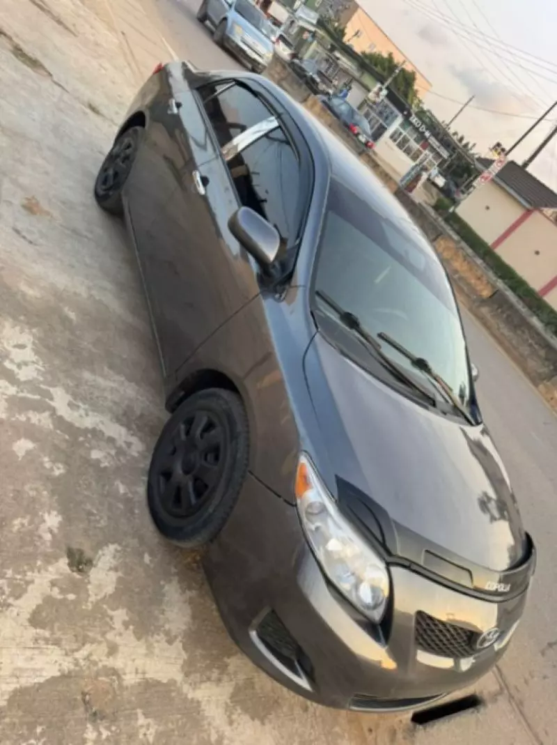 Toyota Corolla   - 2010