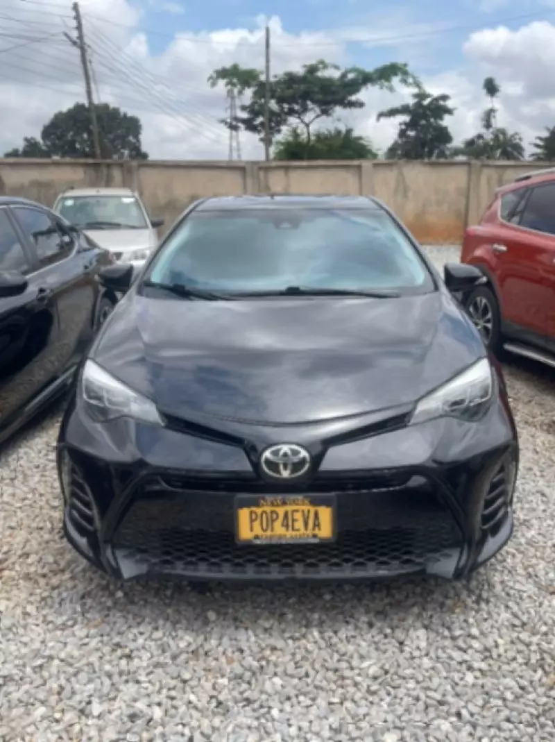 TOYOTA Corolla - 2017