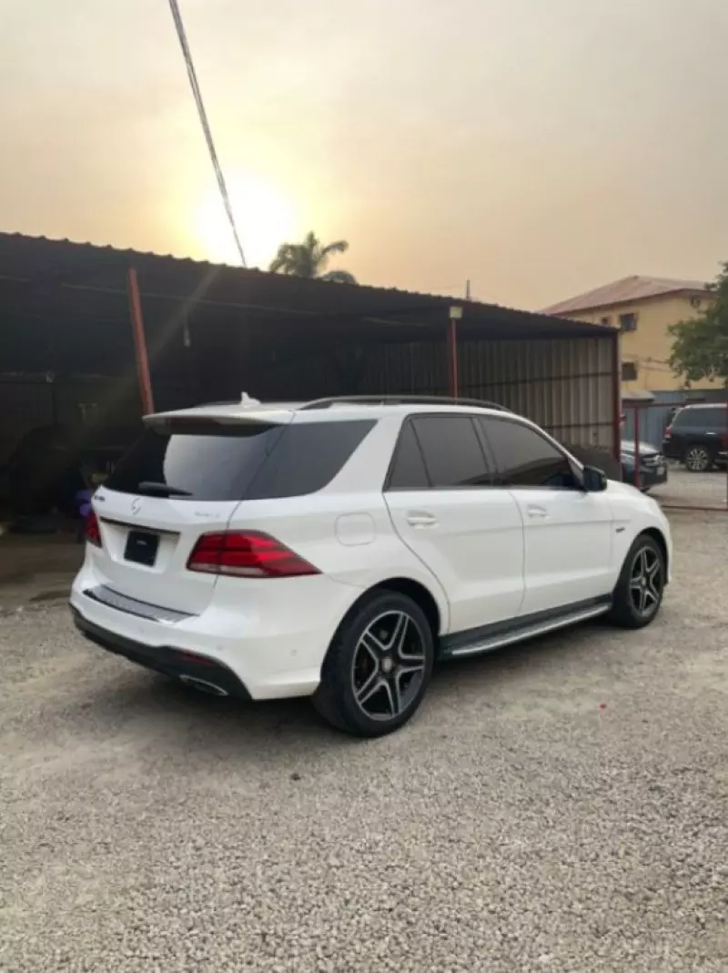 Mercedes-Benz GLE 400   - 2016