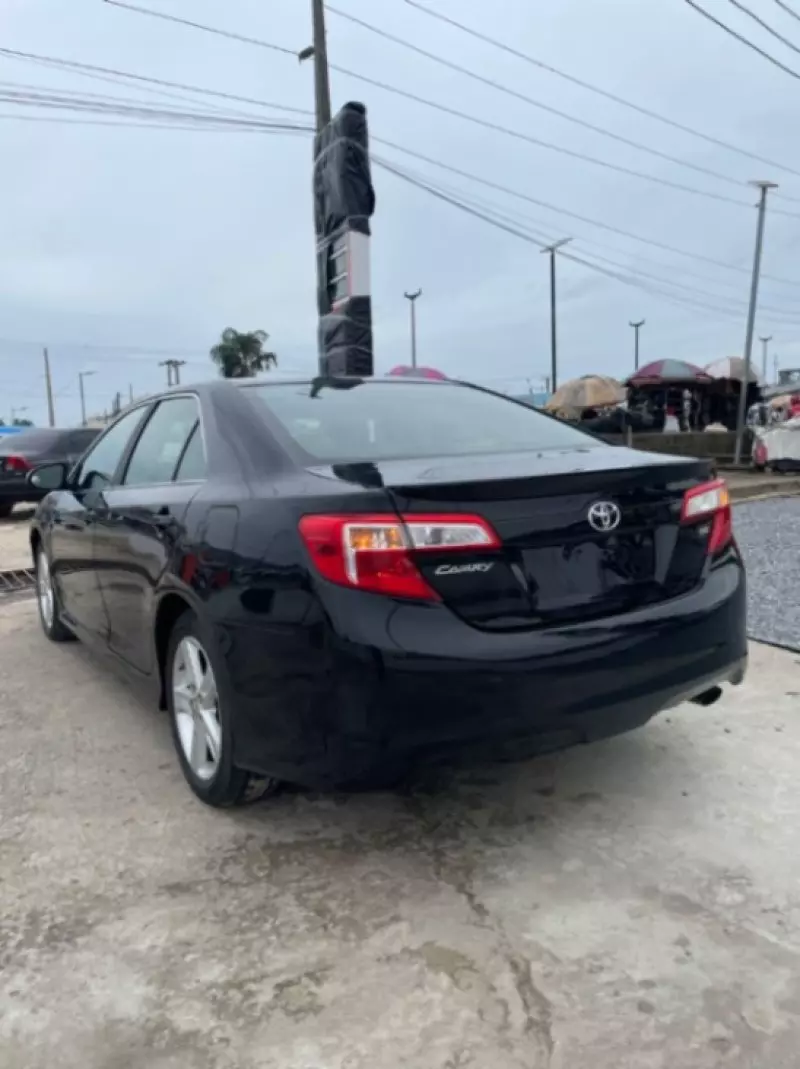 TOYOTA Camry   - 2012