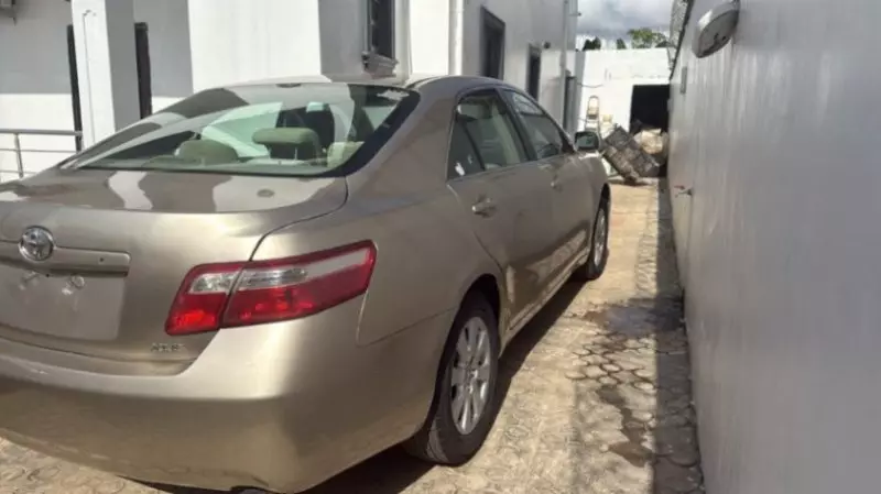 Toyota Camry   - 2009